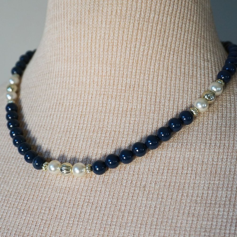 Vtg Navy/Pearlescent/Silver Bead Necklace (Choker Style)
